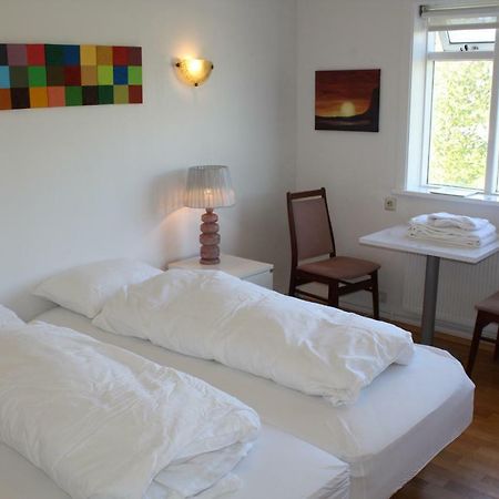 Brekkugata 33 Guesthouse 아퀴레이리 외부 사진