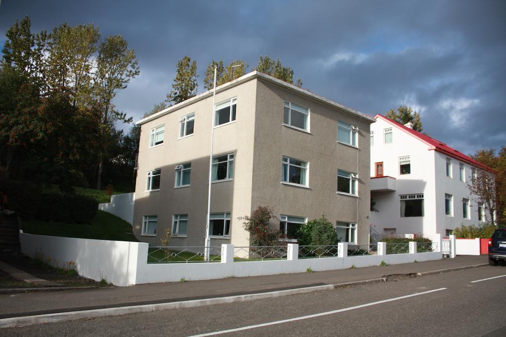 Brekkugata 33 Guesthouse 아퀴레이리 외부 사진