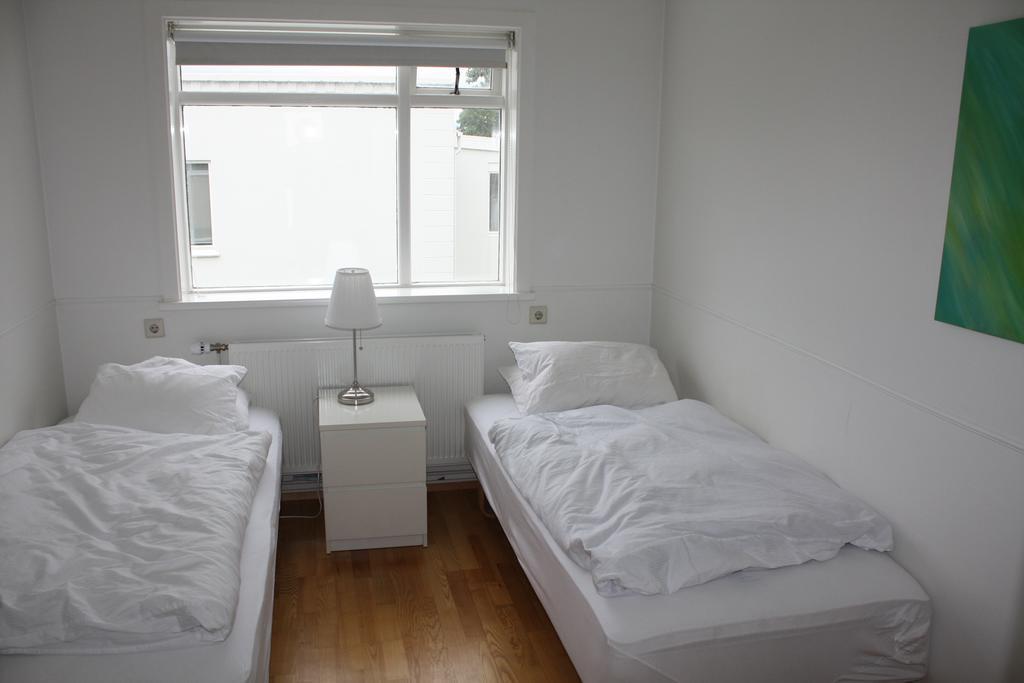 Brekkugata 33 Guesthouse 아퀴레이리 외부 사진