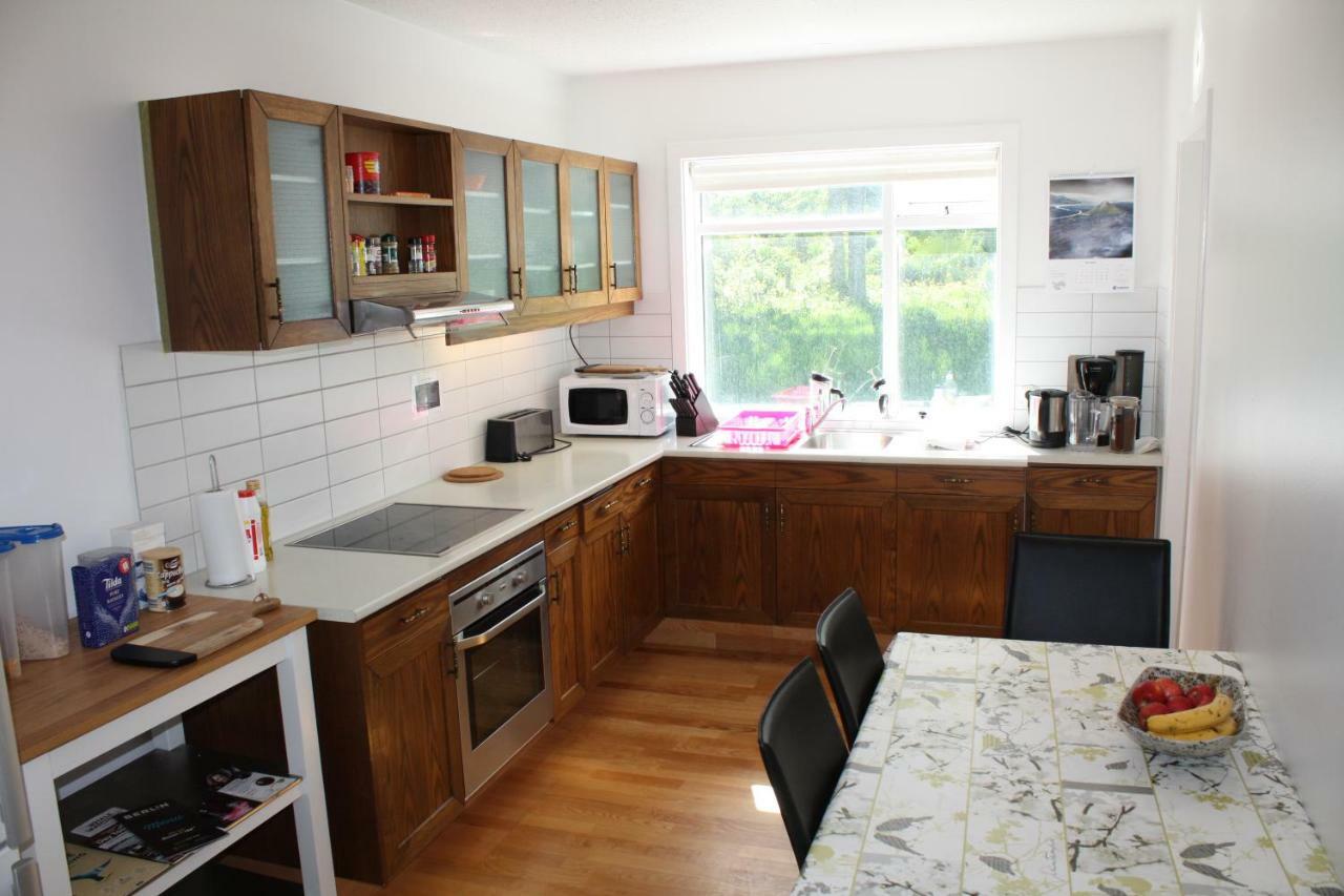 Brekkugata 33 Guesthouse 아퀴레이리 외부 사진