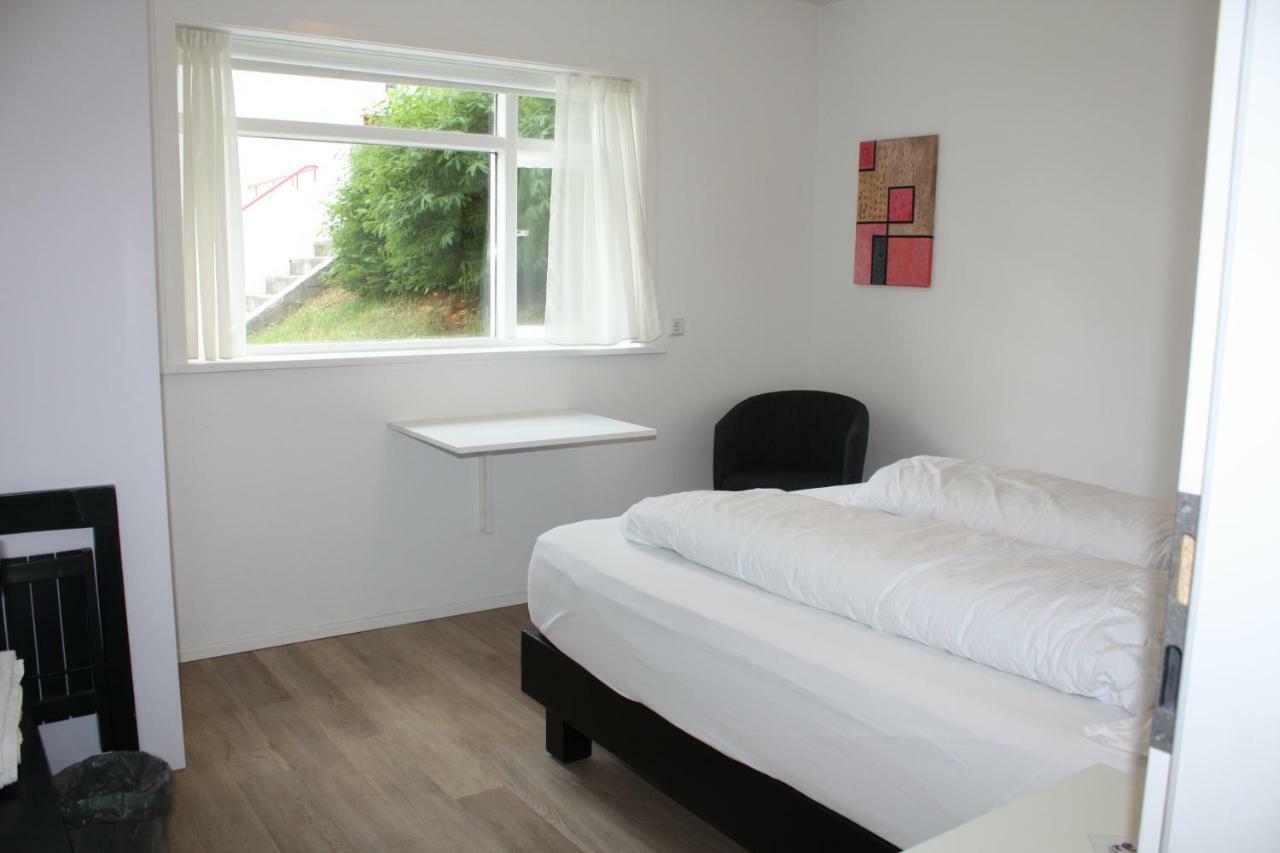 Brekkugata 33 Guesthouse 아퀴레이리 외부 사진
